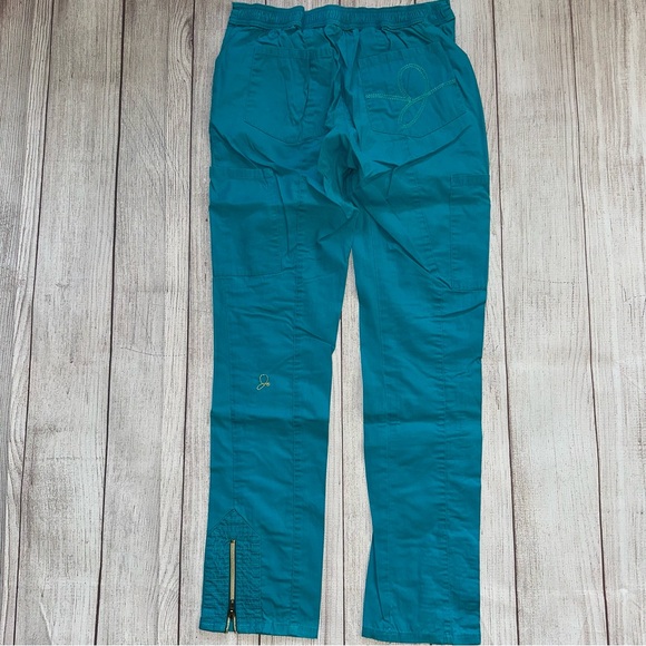 Jaanuu Turquoise Scrub Set - Picture 12 of 16